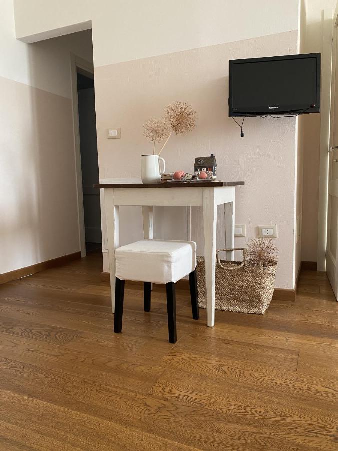 B&B Melloni Street Доло Екстериор снимка