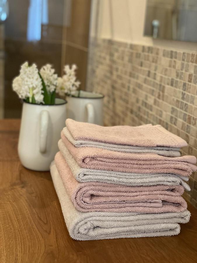 B&B Melloni Street Доло Екстериор снимка