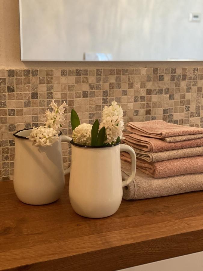 B&B Melloni Street Доло Екстериор снимка