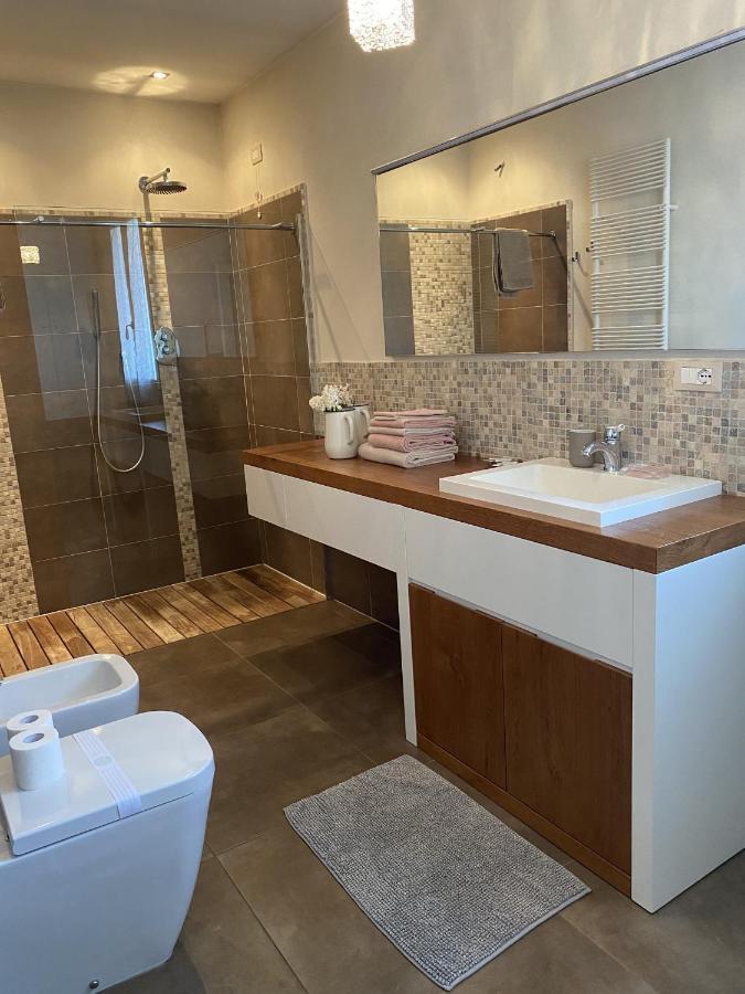 B&B Melloni Street Доло Екстериор снимка