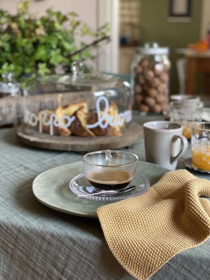 B&B Melloni Street Доло Екстериор снимка