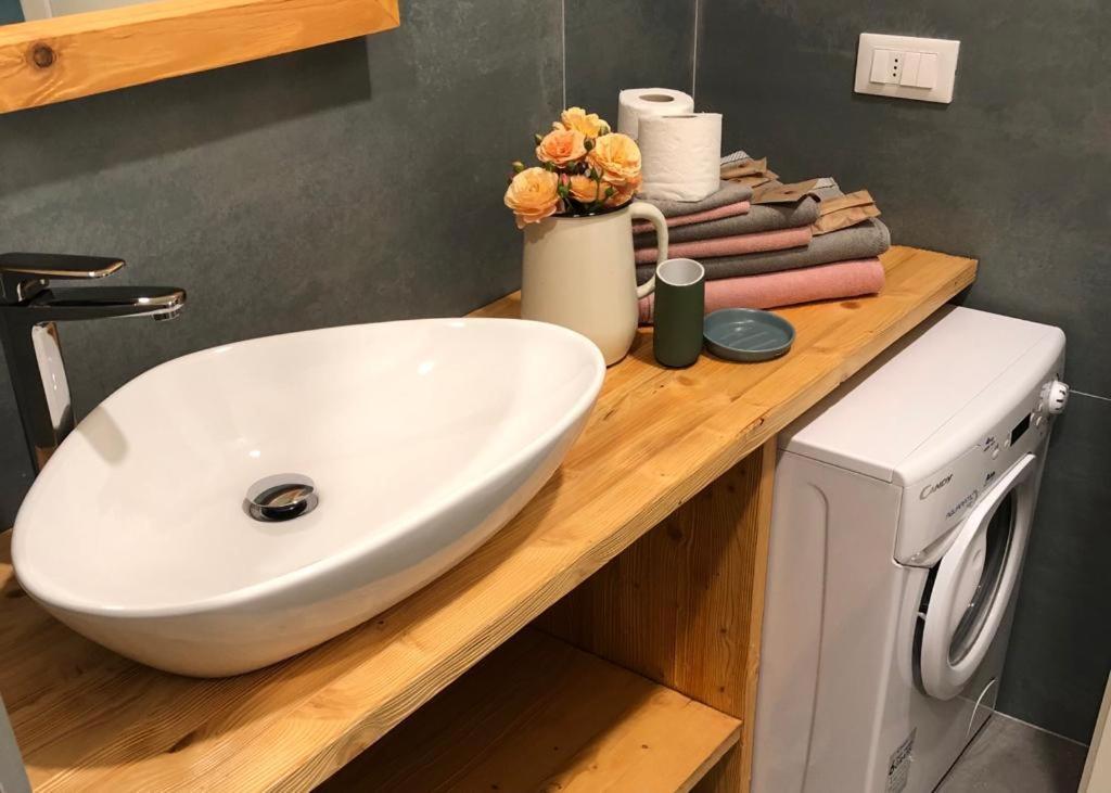 B&B Melloni Street Доло Екстериор снимка