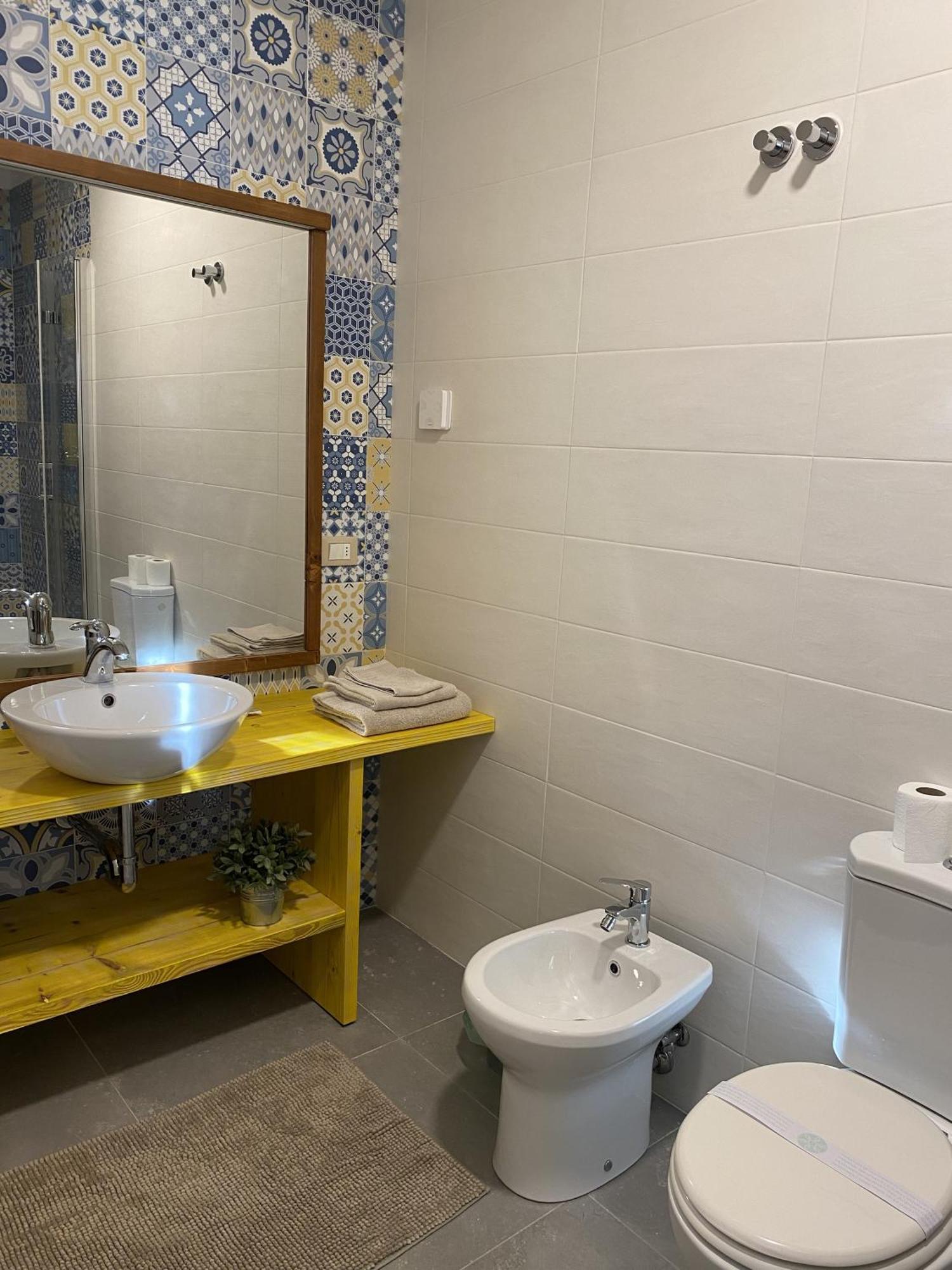 B&B Melloni Street Доло Екстериор снимка