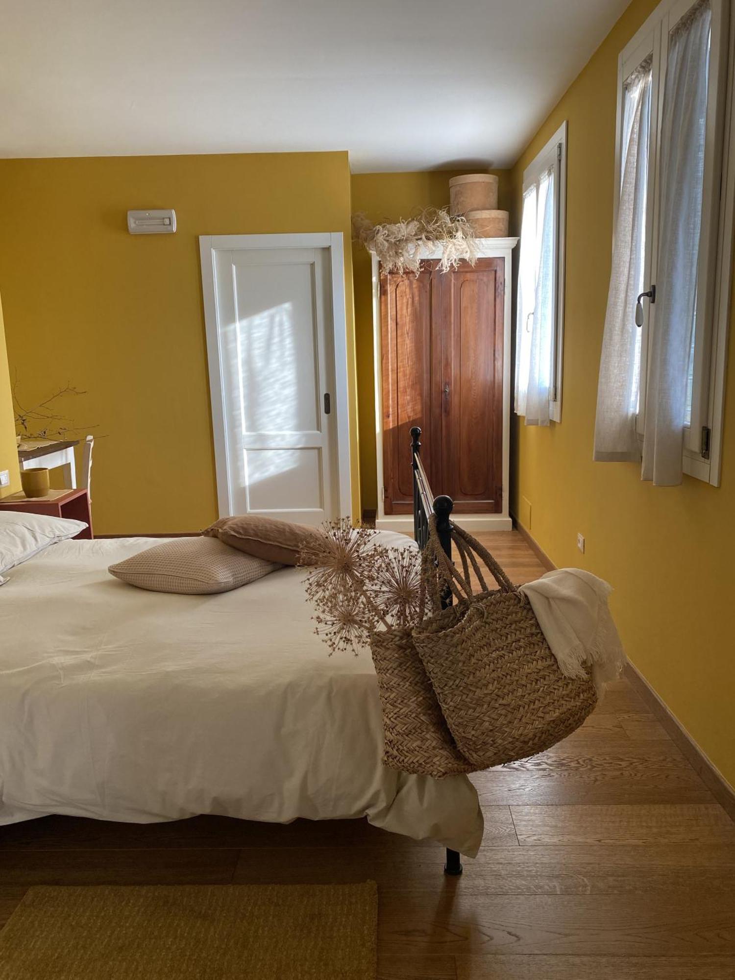 B&B Melloni Street Доло Екстериор снимка